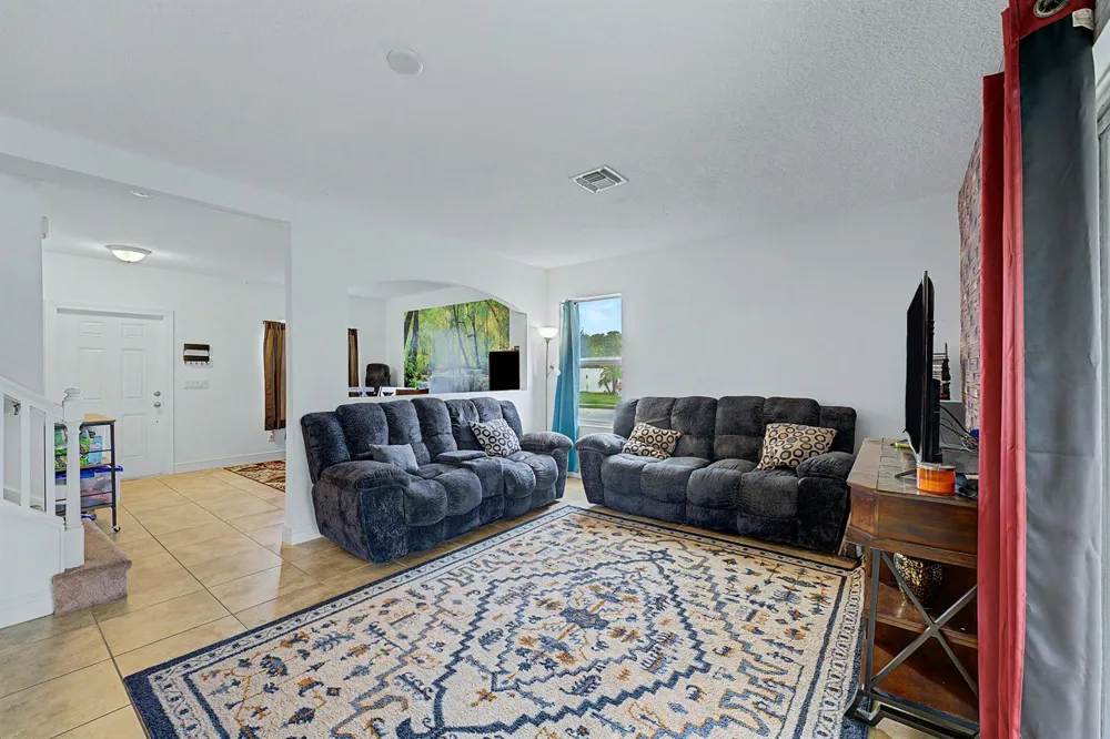 416 Seafoam Circle Fort Pierce, FL 34945