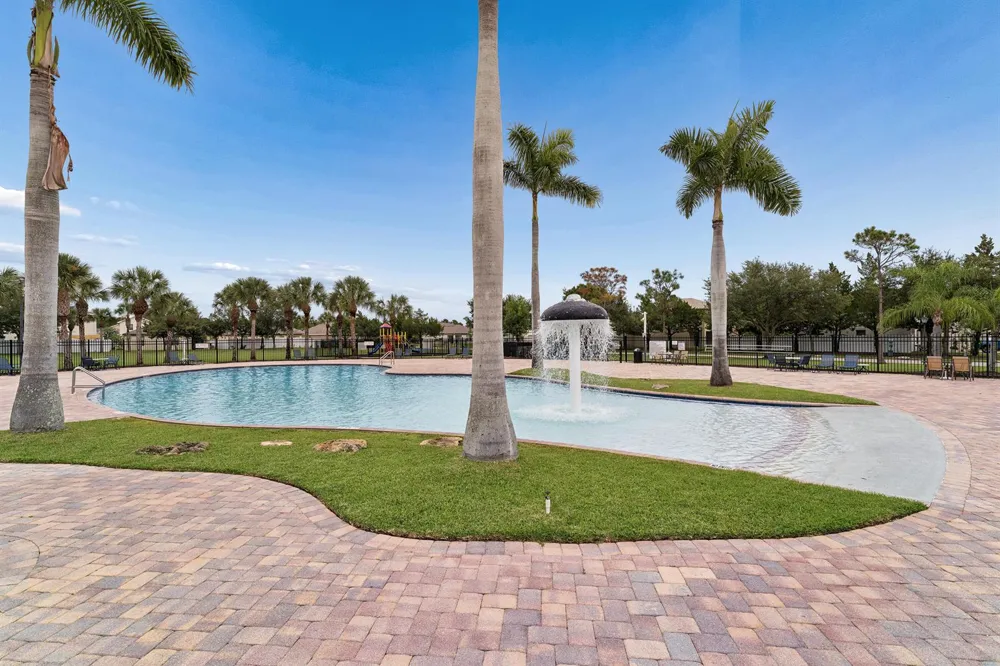 416 Seafoam Circle Fort Pierce, FL 34945