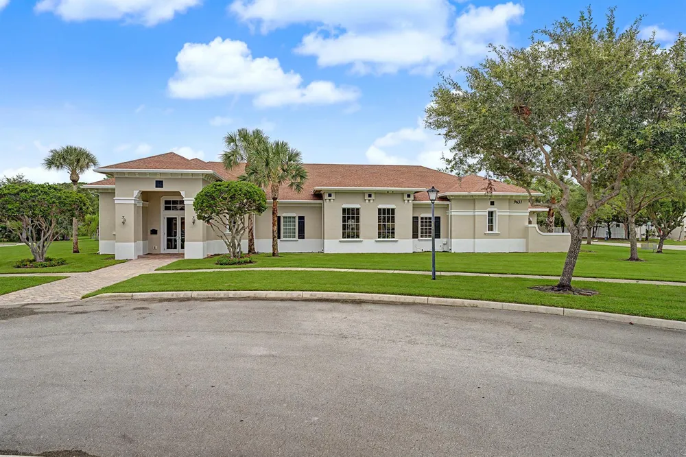 416 Seafoam Circle Fort Pierce, FL 34945