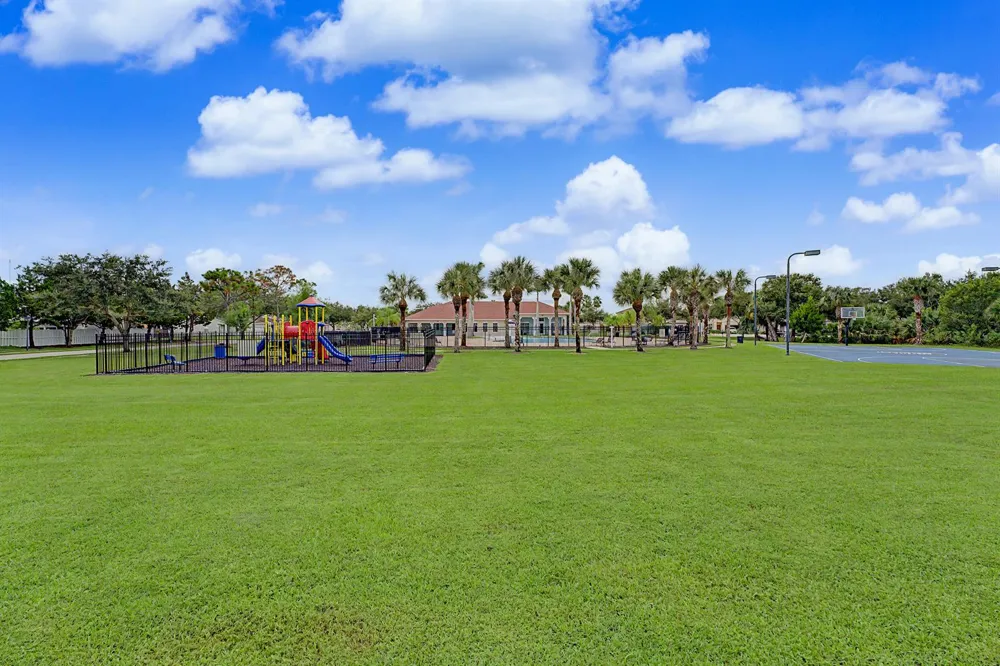 416 Seafoam Circle Fort Pierce, FL 34945
