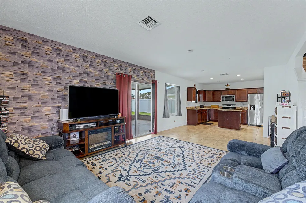 416 Seafoam Circle Fort Pierce, FL 34945