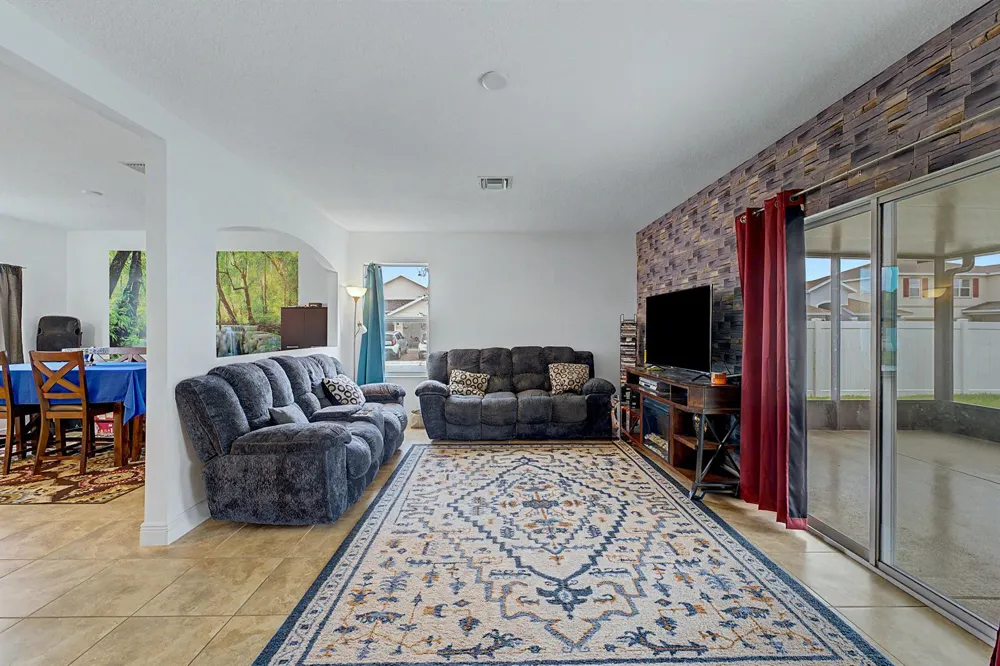 416 Seafoam Circle Fort Pierce, FL 34945