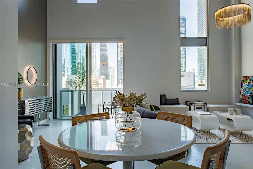 1060 Brickell Ave #1015 Miami, FL 33131