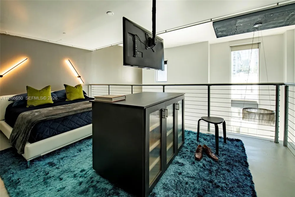 1060 Brickell Ave #1015 Miami, FL 33131