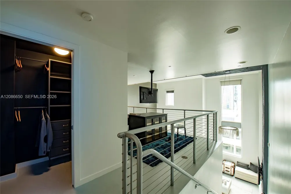 1060 Brickell Ave #1015 Miami, FL 33131