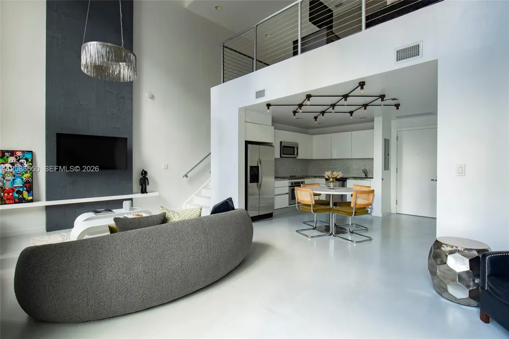 1060 Brickell Ave #1015 Miami, FL 33131