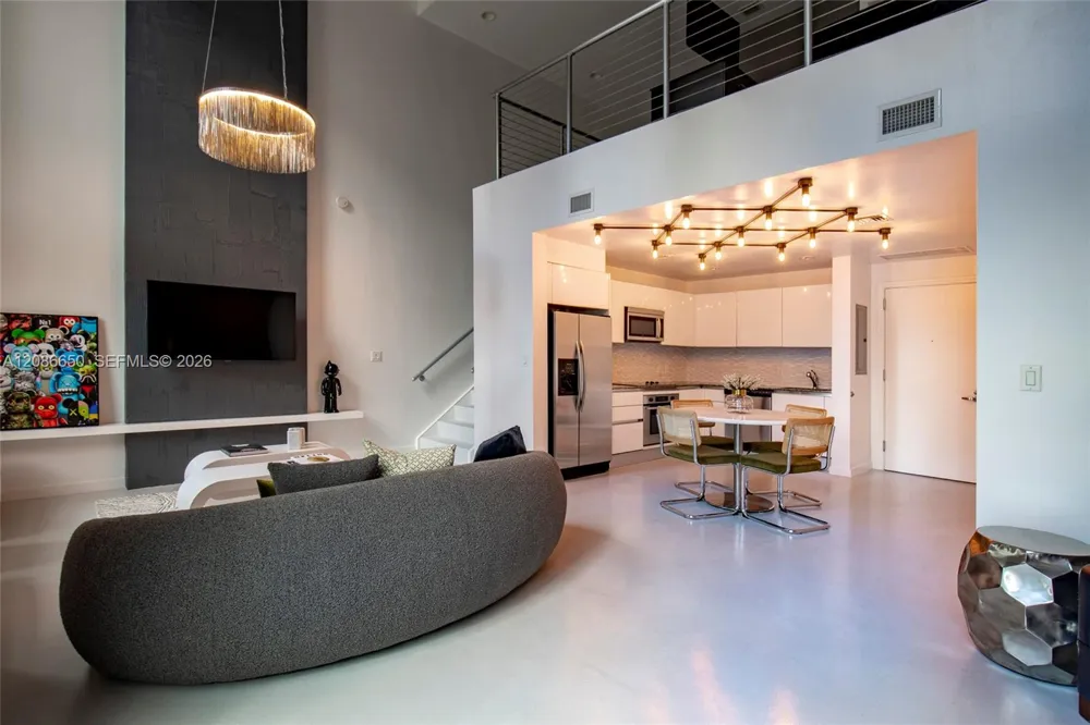 1060 Brickell Ave #1015 Miami, FL 33131