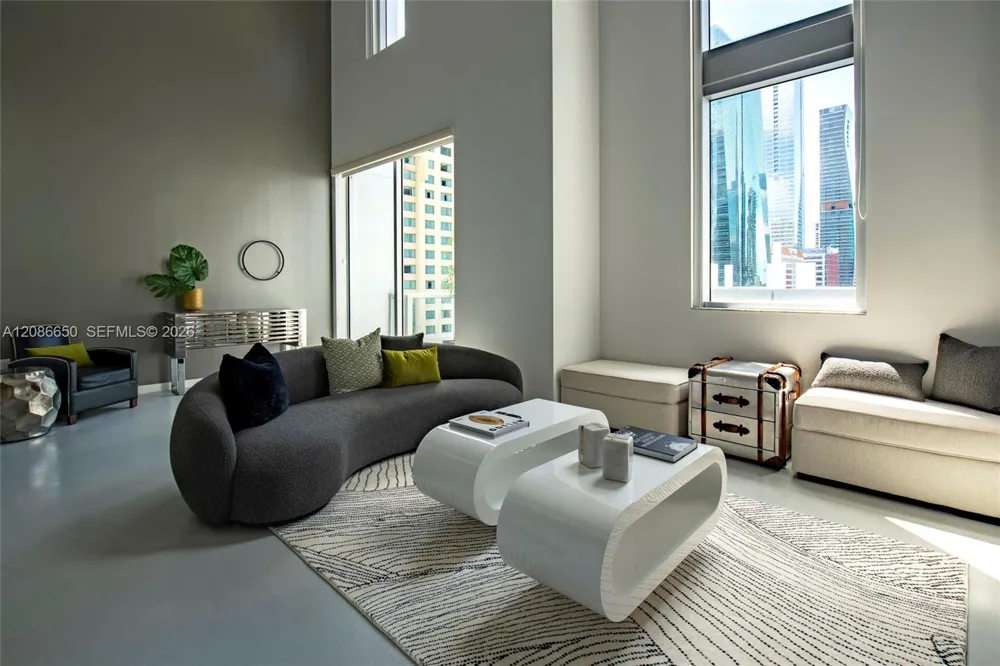 1060 Brickell Ave #1015 Miami, FL 33131