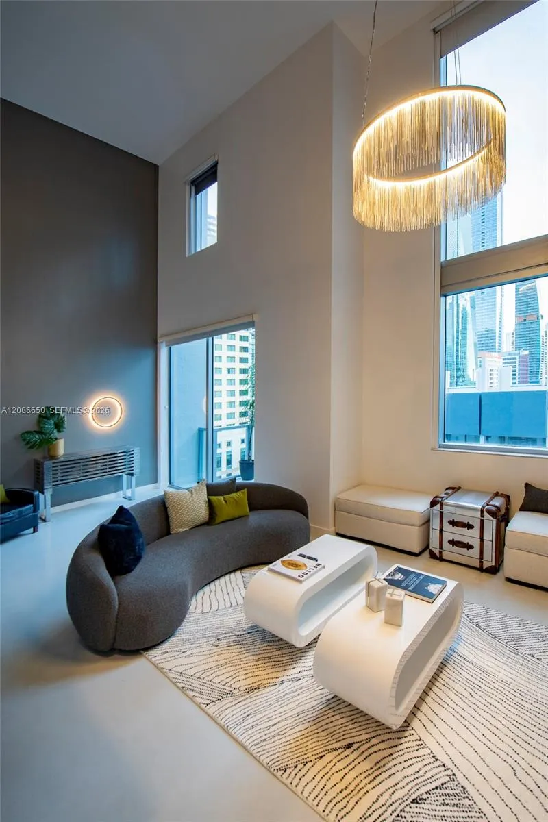1060 Brickell Ave #1015 Miami, FL 33131