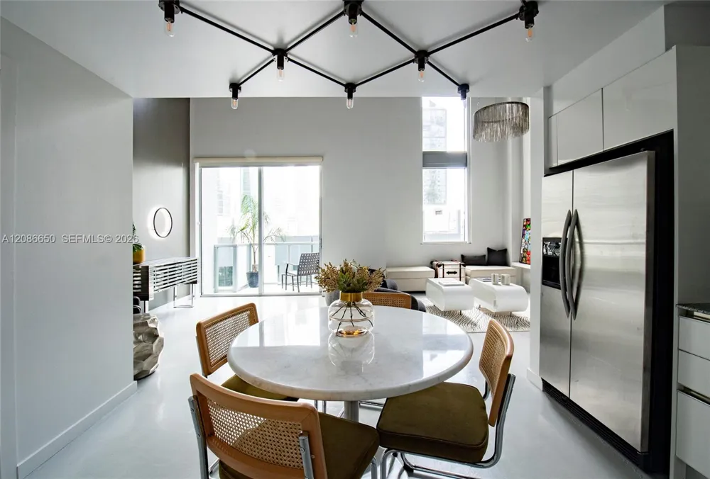1060 Brickell Ave #1015 Miami, FL 33131