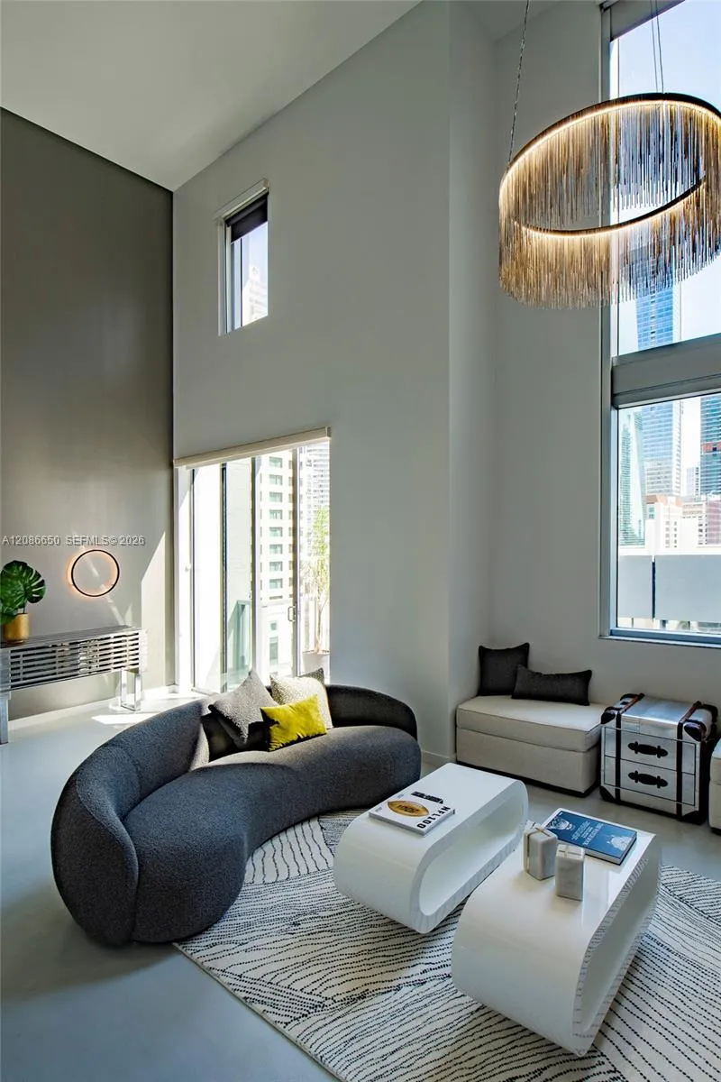 1060 Brickell Ave #1015 Miami, FL 33131