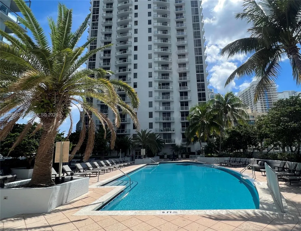 1060 Brickell Ave #1015 Miami, FL 33131