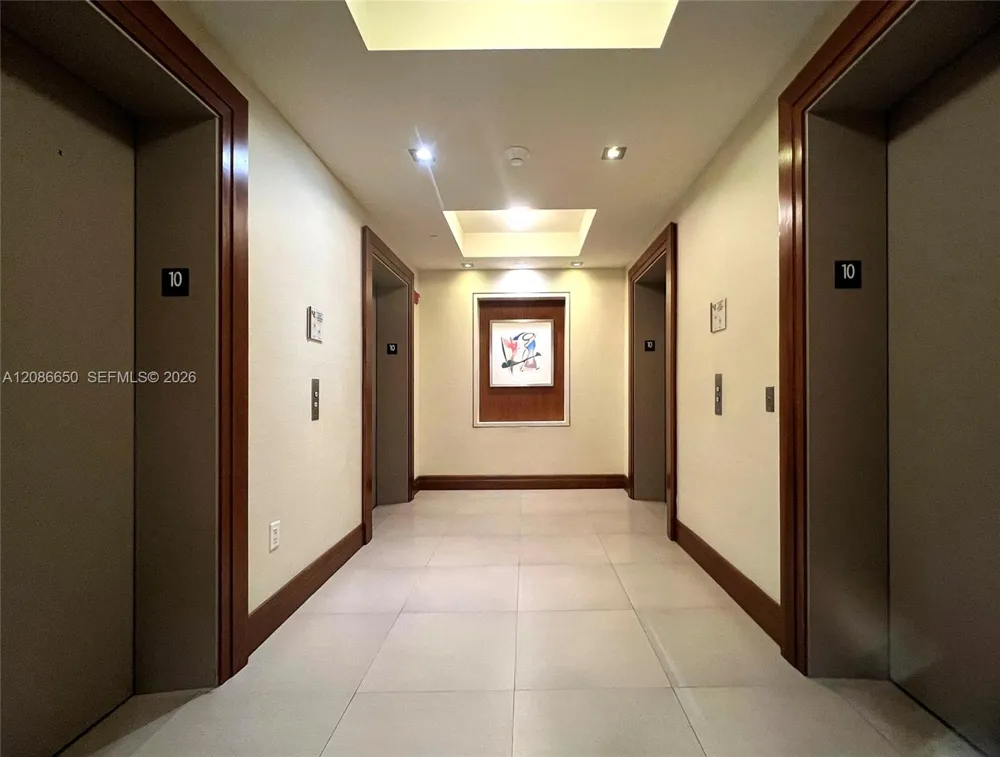 1060 Brickell Ave #1015 Miami, FL 33131
