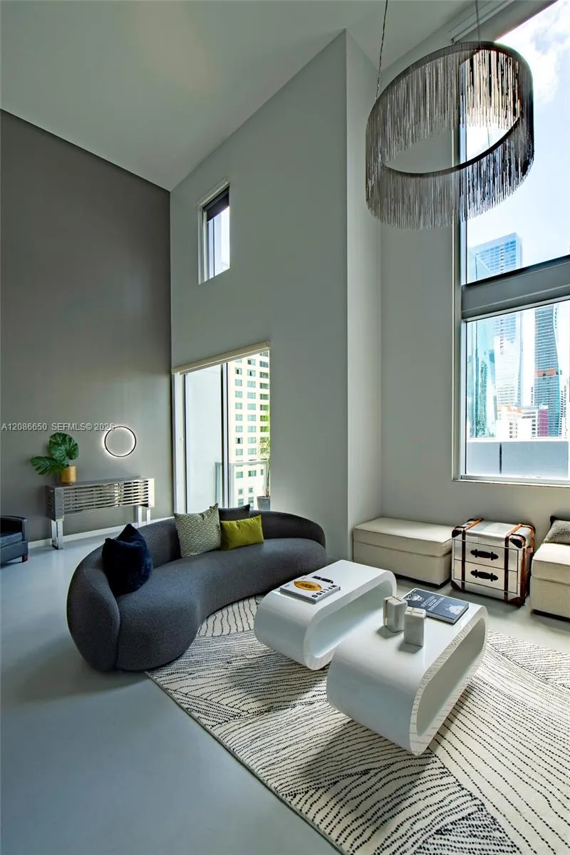 1060 Brickell Ave #1015 Miami, FL 33131
