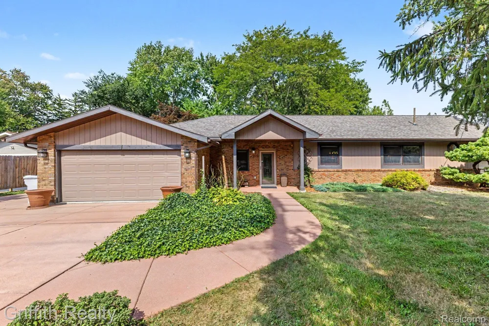 55664 Pontiac Trail Court Lyon Charter Township, MI 48165