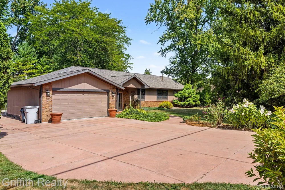 55664 Pontiac Trail Court Lyon Charter Township, MI 48165