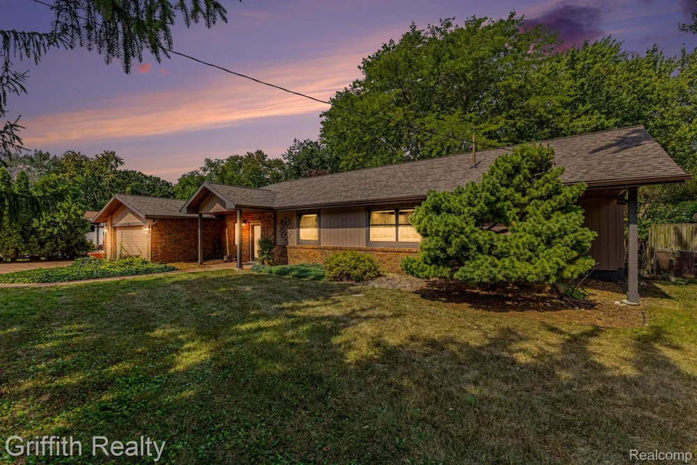 55664 Pontiac Trail Court Lyon Charter Township, MI 48165