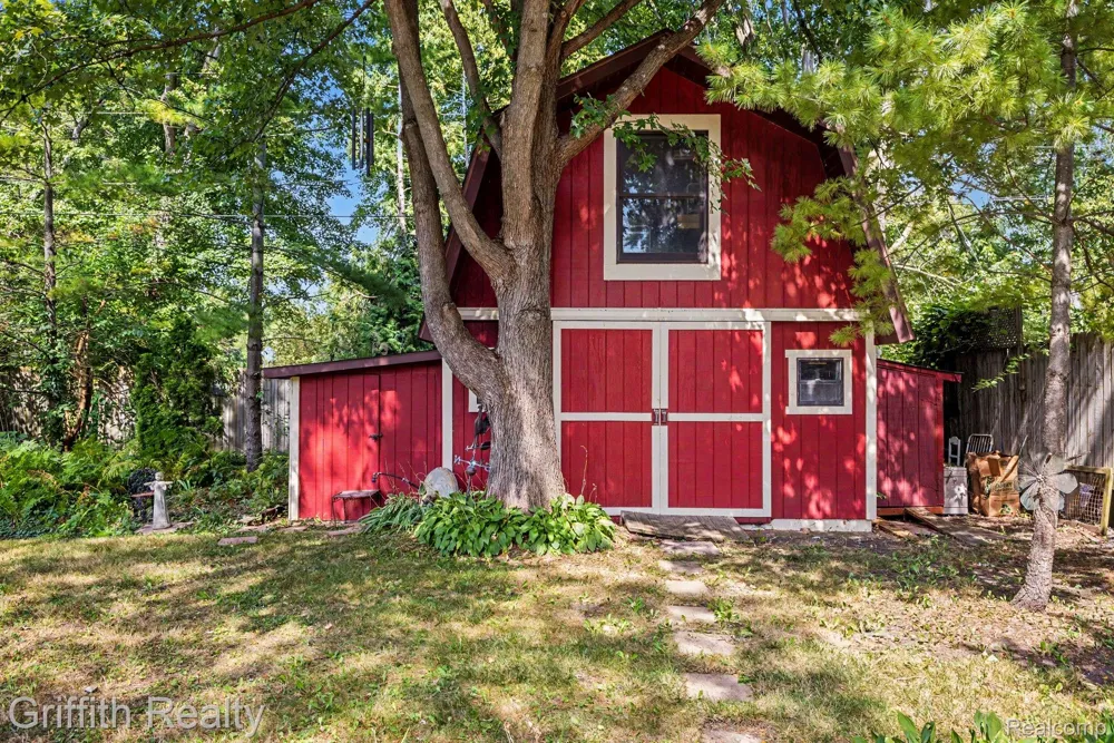 55664 Pontiac Trail Court Lyon Charter Township, MI 48165