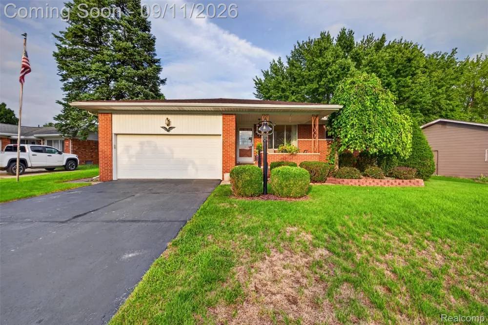 411 Tanview Drive Oxford Charter Township, MI 48371
