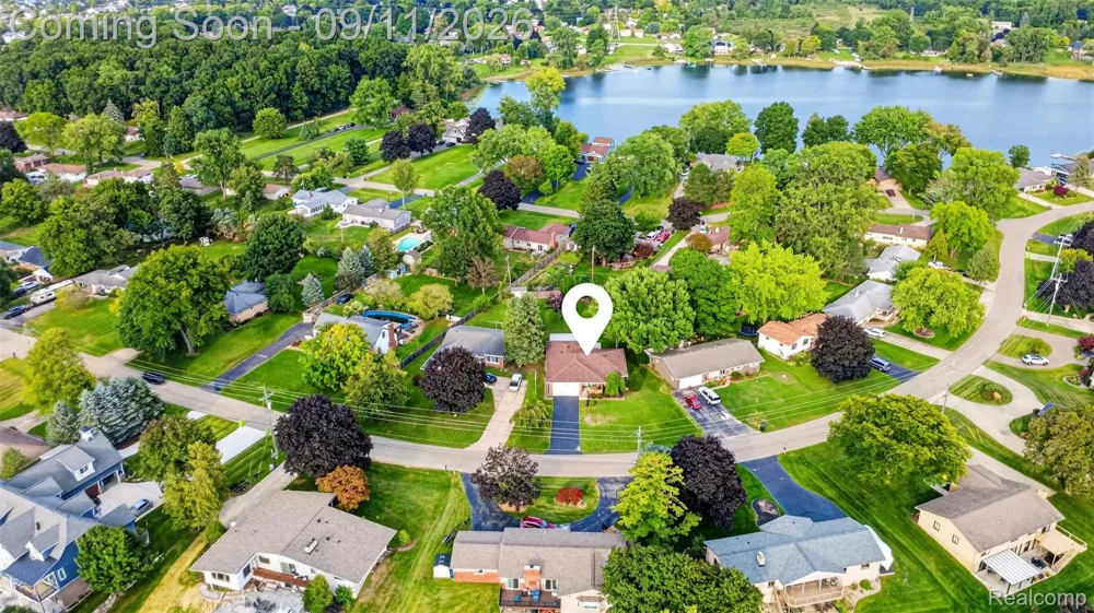 411 Tanview Drive Oxford Charter Township, MI 48371