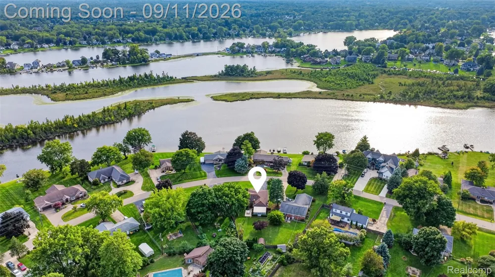411 Tanview Drive Oxford Charter Township, MI 48371