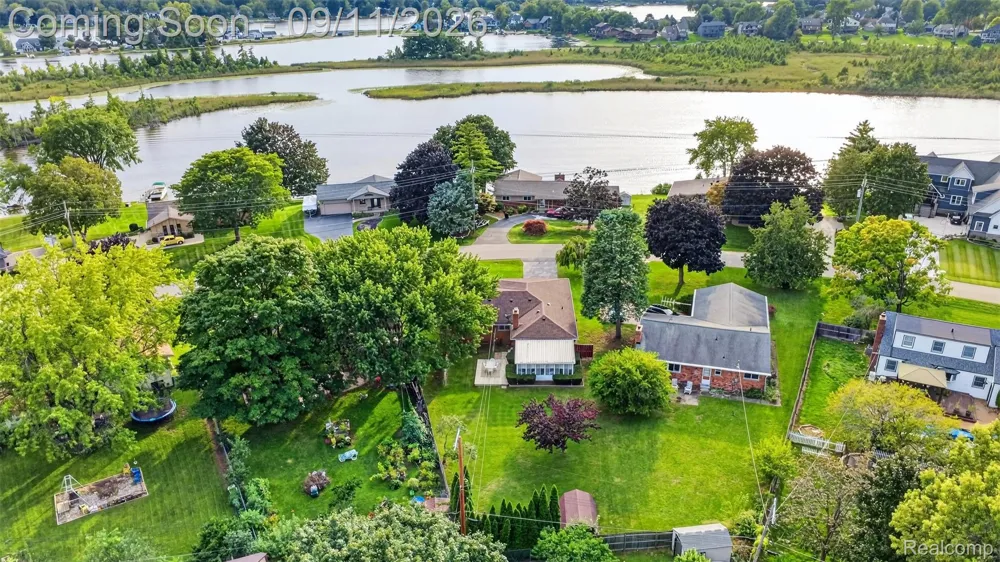 411 Tanview Drive Oxford Charter Township, MI 48371