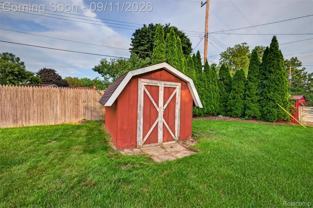 411 Tanview Drive Oxford Charter Township, MI 48371