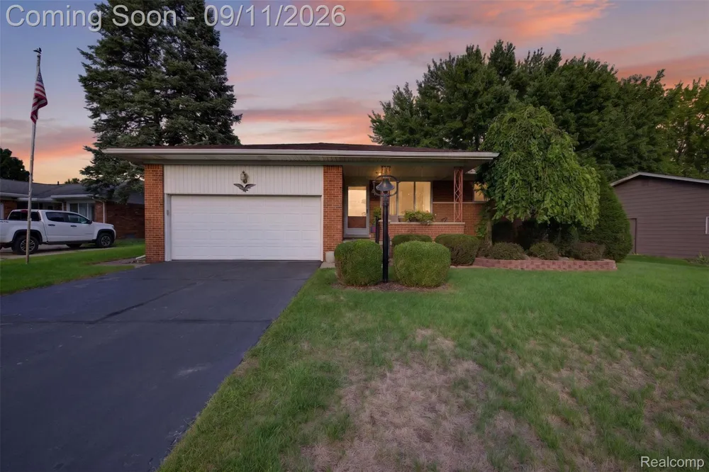 411 Tanview Drive Oxford Charter Township, MI 48371