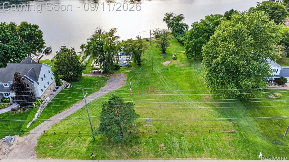 411 Tanview Drive Oxford Charter Township, MI 48371