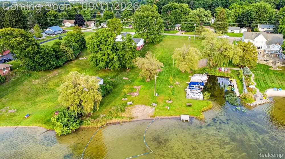 411 Tanview Drive Oxford Charter Township, MI 48371