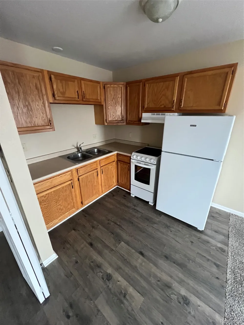 914 E Front D Street Monroe City, MI 48161