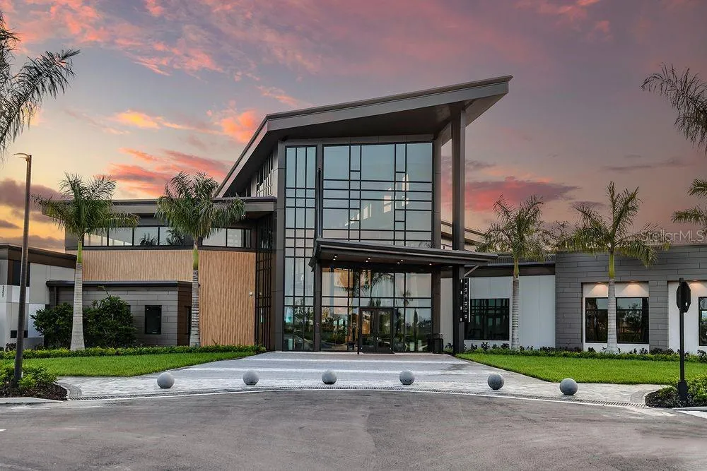 5471 CROWN POINT ROAD Kissimmee, FL 34758