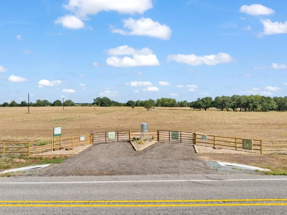 3275 FM 956 Schulenburg, TX 78956