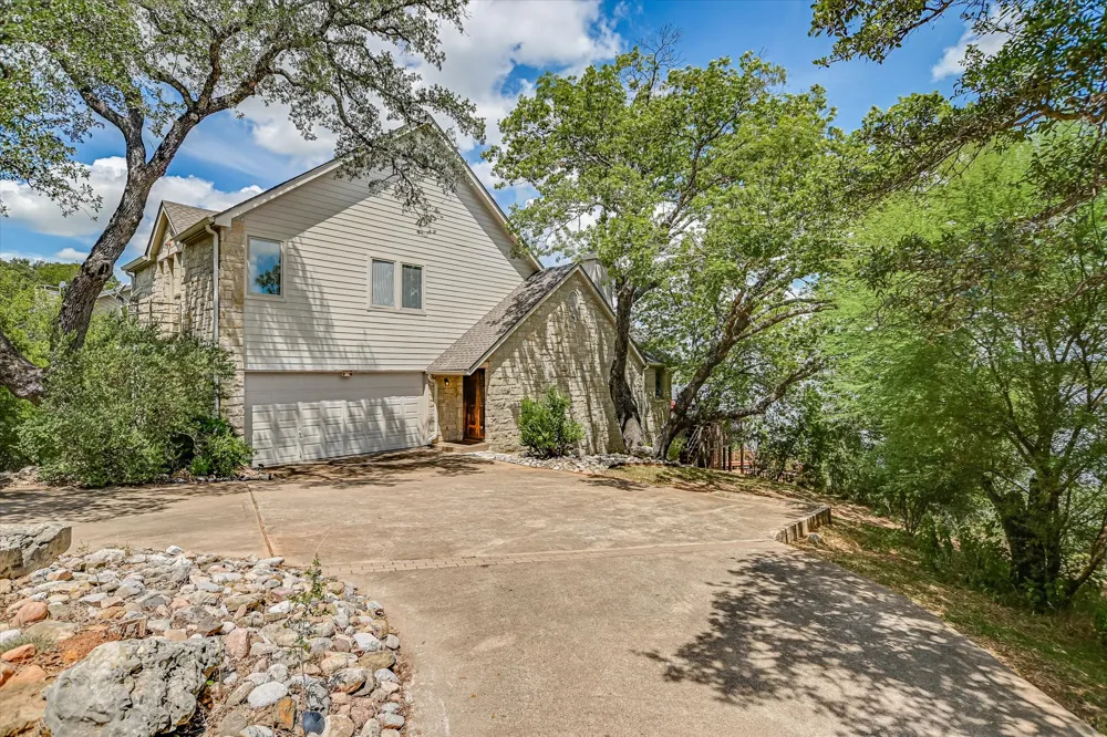102 Center Cove I Spicewood, TX 78669