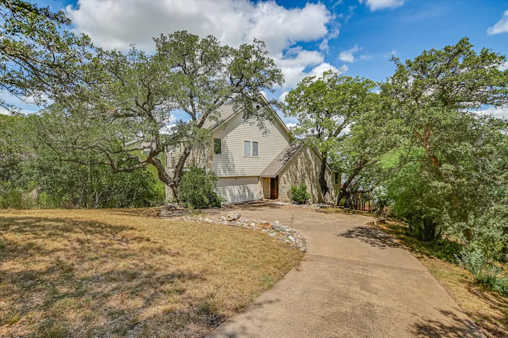 102 Center Cove I Spicewood, TX 78669
