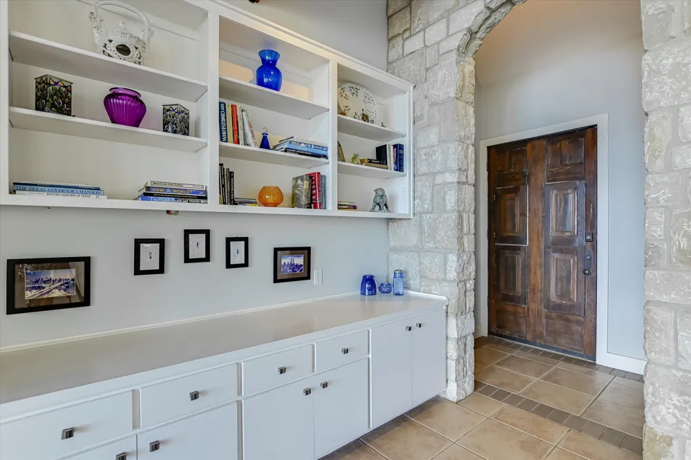 102 Center Cove I Spicewood, TX 78669