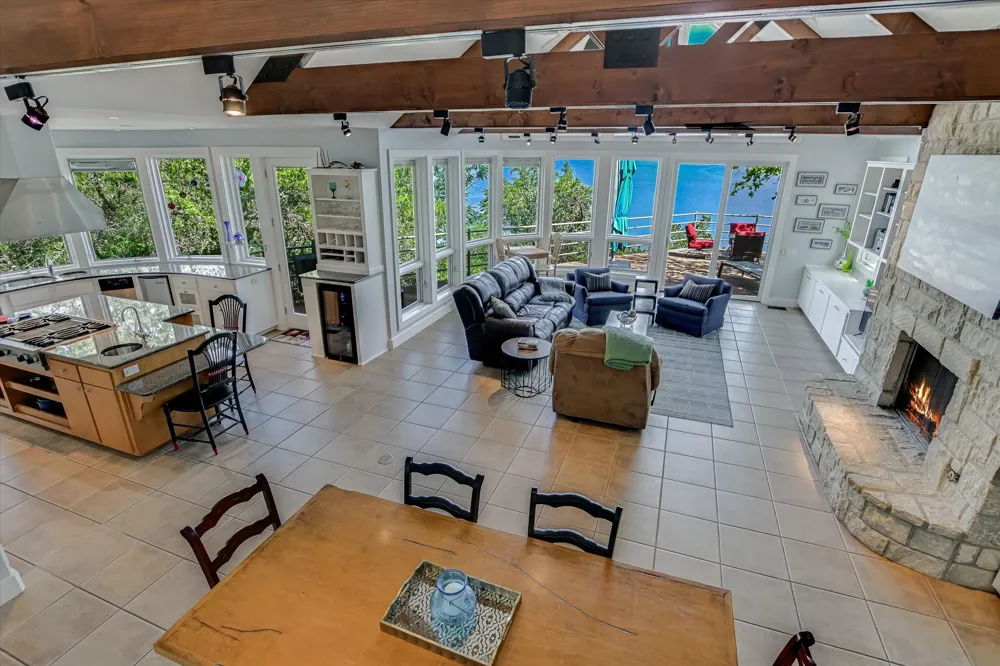 102 Center Cove I Spicewood, TX 78669