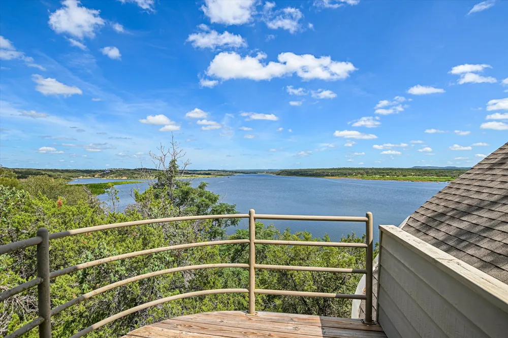 102 Center Cove I Spicewood, TX 78669