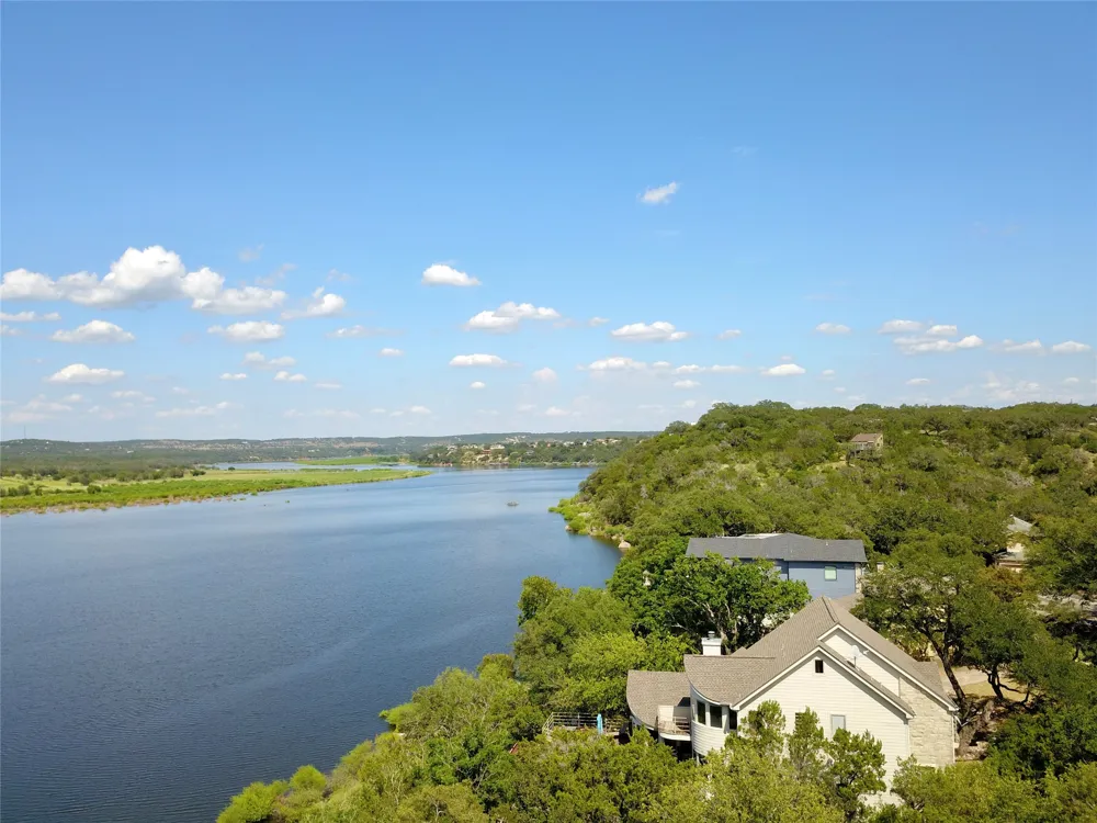 102 Center Cove I Spicewood, TX 78669