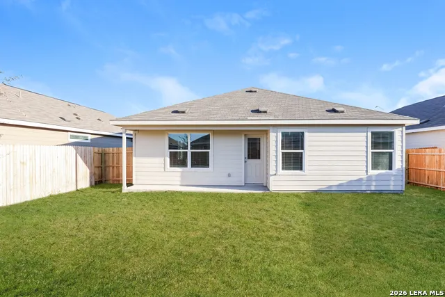 2721 La Mundial Seguin, TX 78155