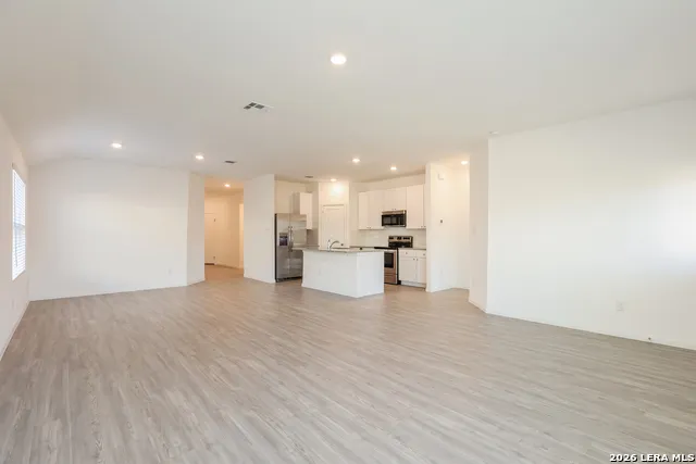2721 La Mundial Seguin, TX 78155
