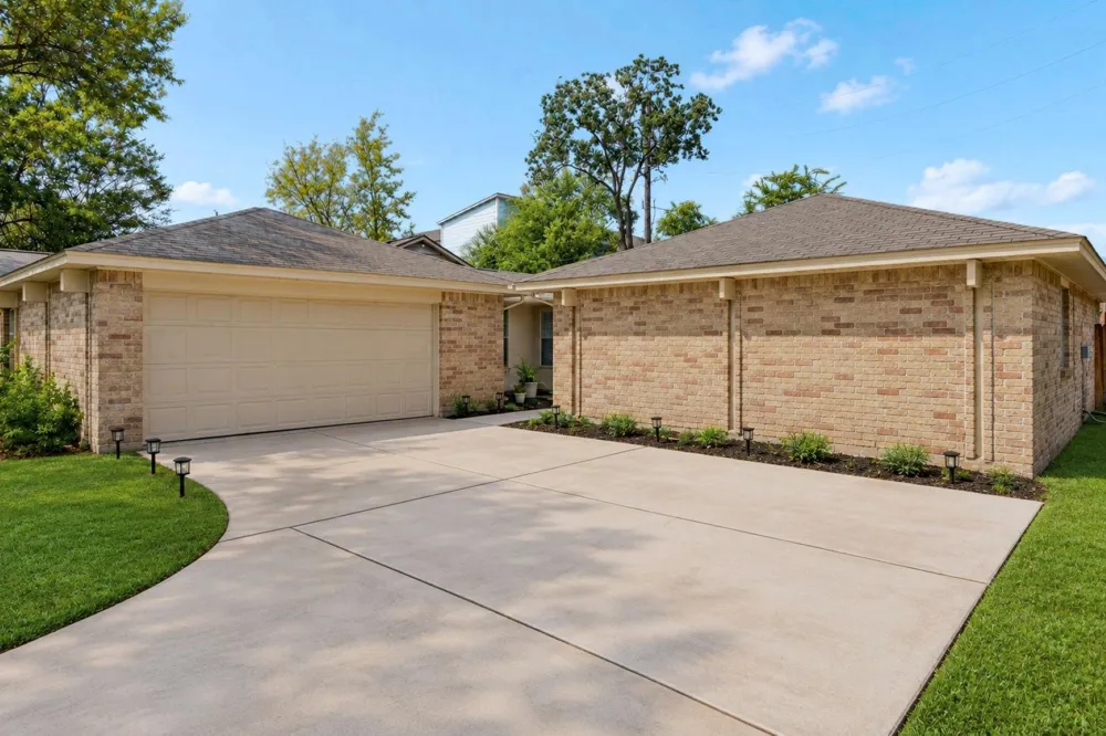 10411 Rabbit Oak Drive Houston, TX 77065