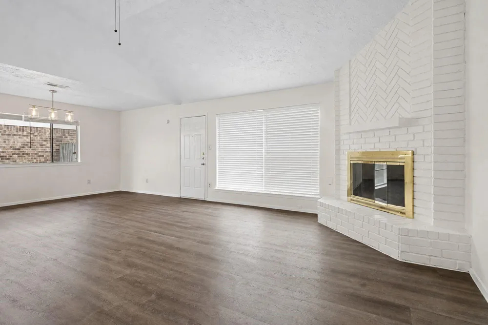 10411 Rabbit Oak Drive Houston, TX 77065