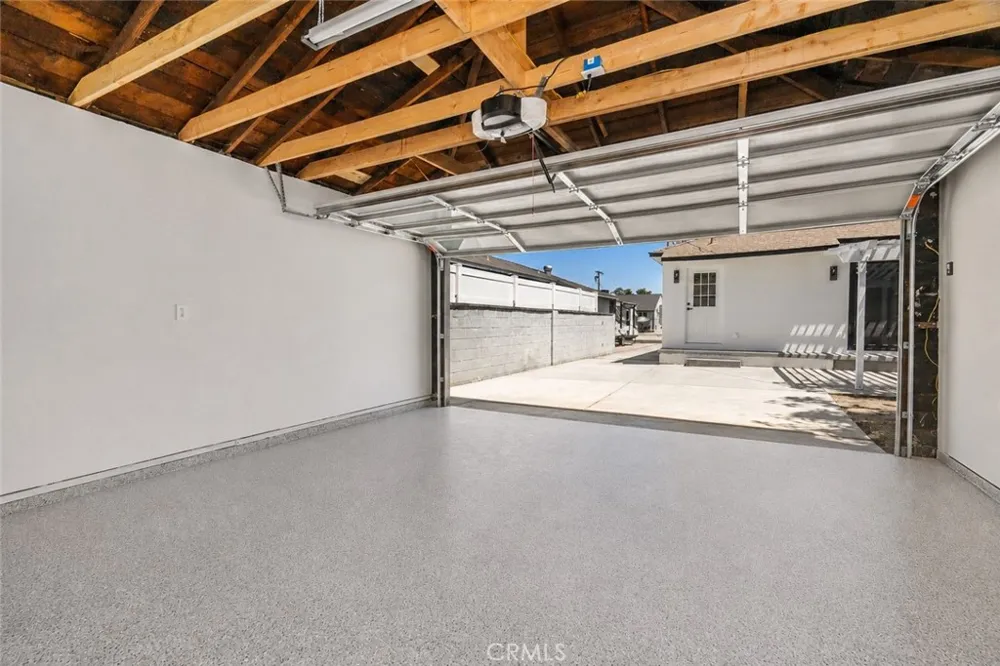 17200 Lanark Street Lake Balboa, CA 91406
