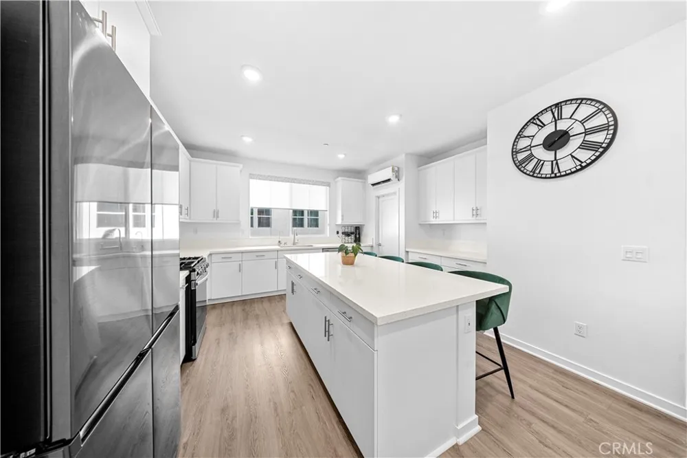 667 Lemon Lane Covina, CA 91723