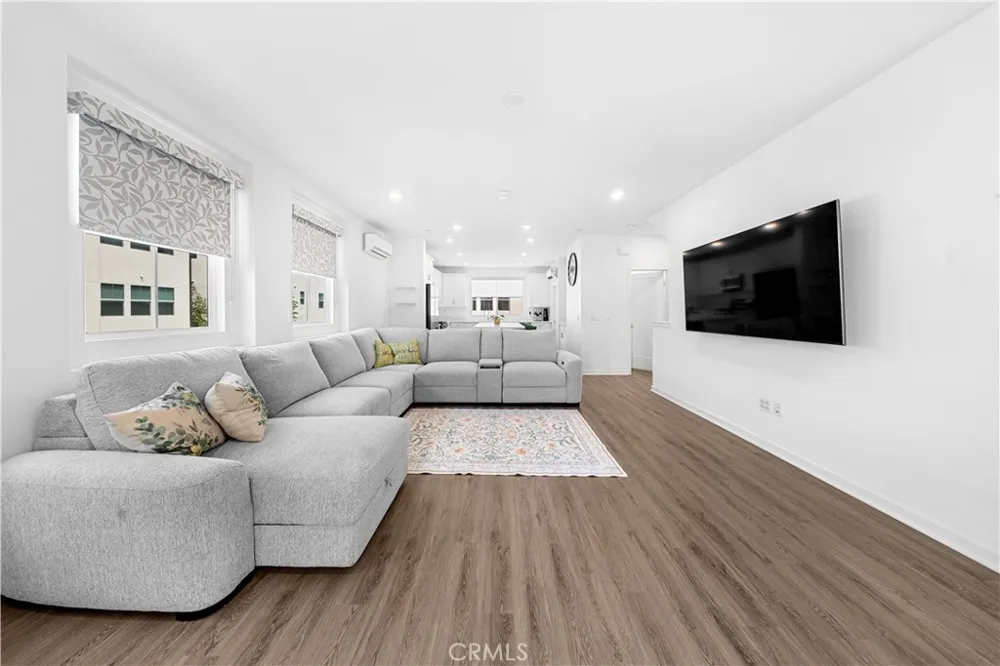 667 Lemon Lane Covina, CA 91723