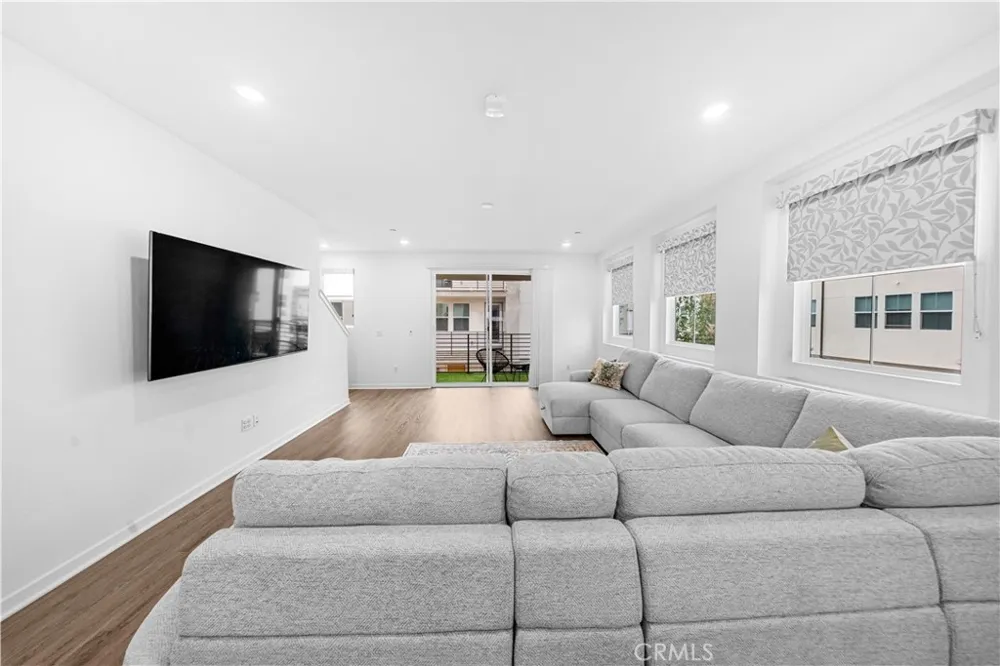 667 Lemon Lane Covina, CA 91723