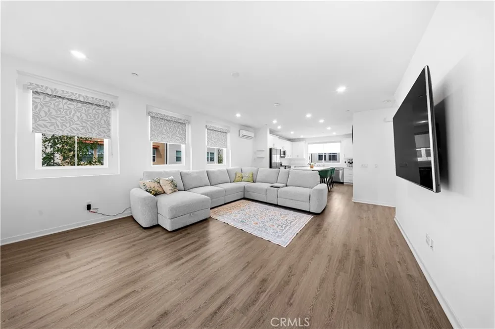 667 Lemon Lane Covina, CA 91723