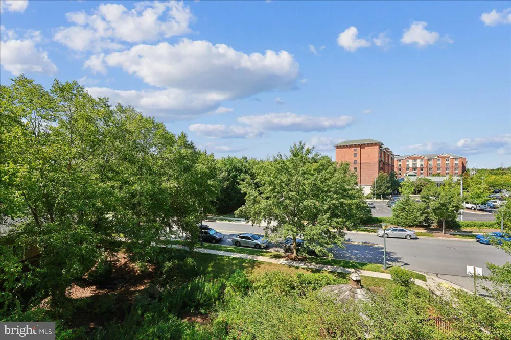 9403 BLACKWELL #301 Rockville, MD 20850