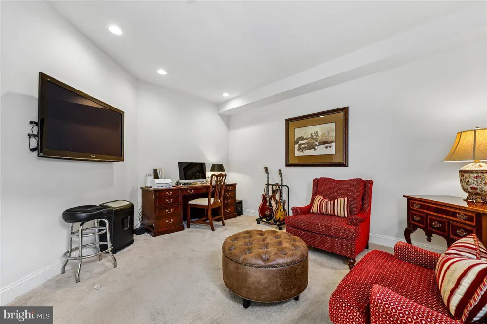 9403 BLACKWELL #301 Rockville, MD 20850